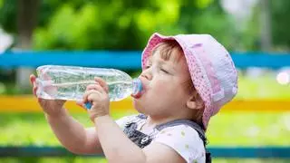Suero para niños: cuándo y cómo utilizarlo para rehidratar a los más pequeños