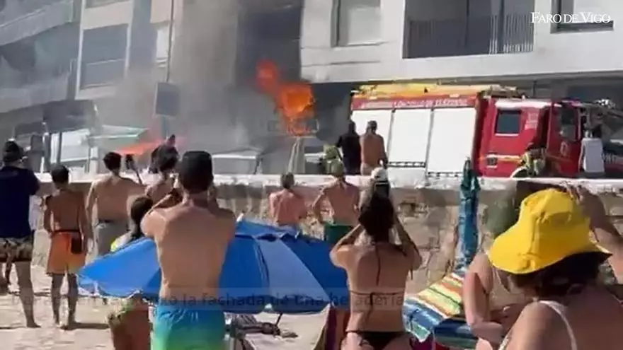 Dañada en Sanxenxo la fachada de una heladería