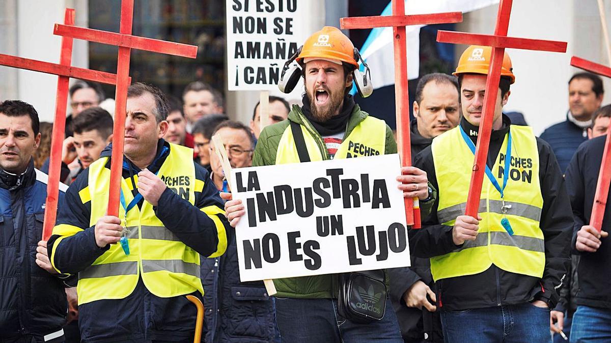 Protesta de trabajadores de Alcoa San Cibrao. |   // ELISEO TRIGO