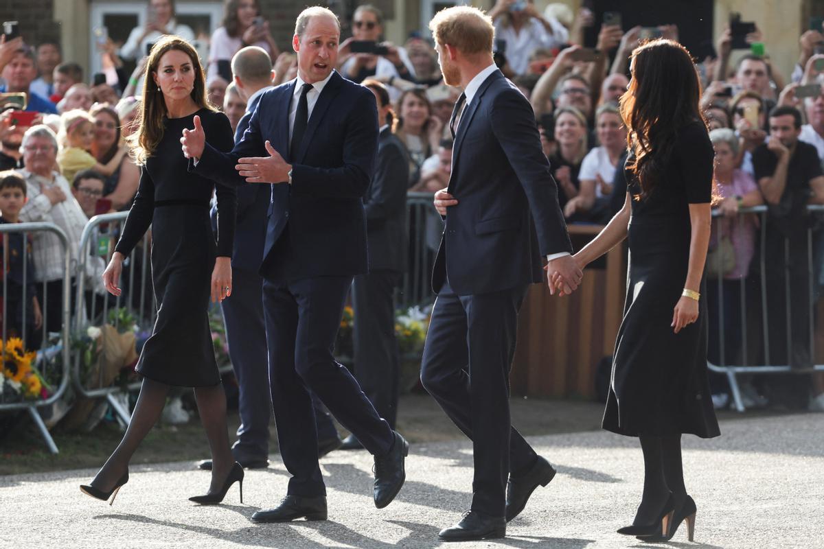 Los príncipes Guillermo y Enrique con sus esposas en Windsor