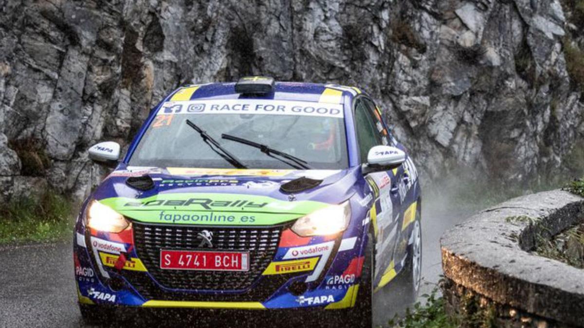 Alejandro Cachón gana el rally &quot;Villa de Llanes&quot; y opta al título nacional