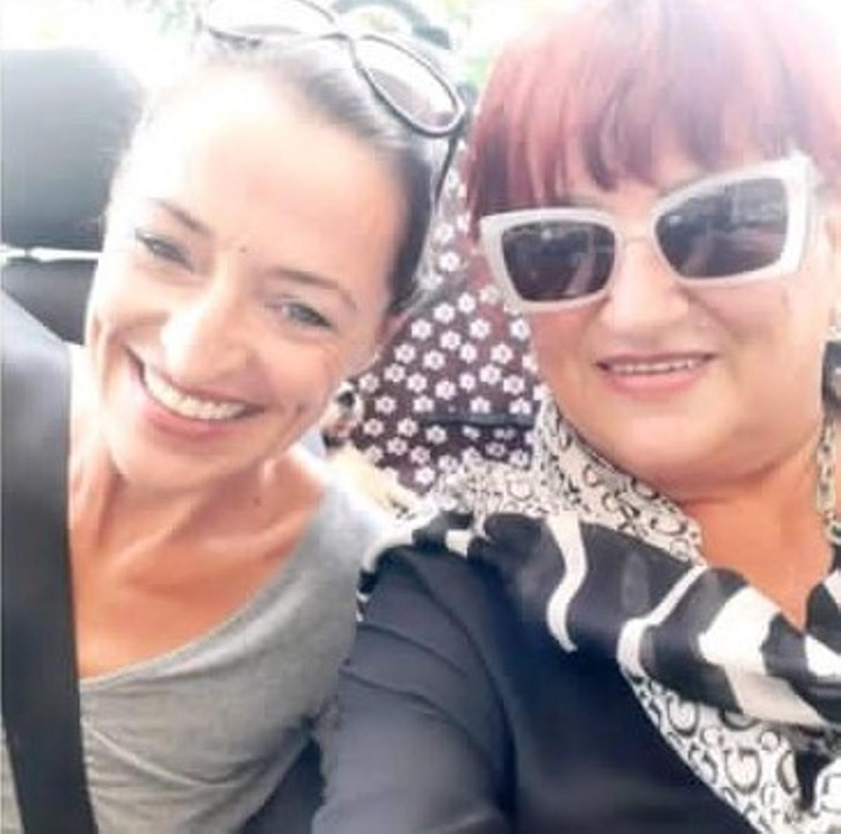 María Melero junto a su madre.