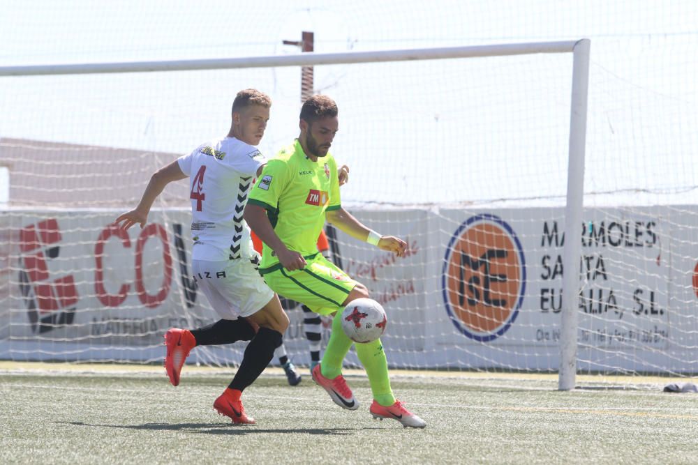 El Elche sufre para ganar y llega al derbi copero como líder