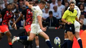 Owen Farrell ante Fiyi