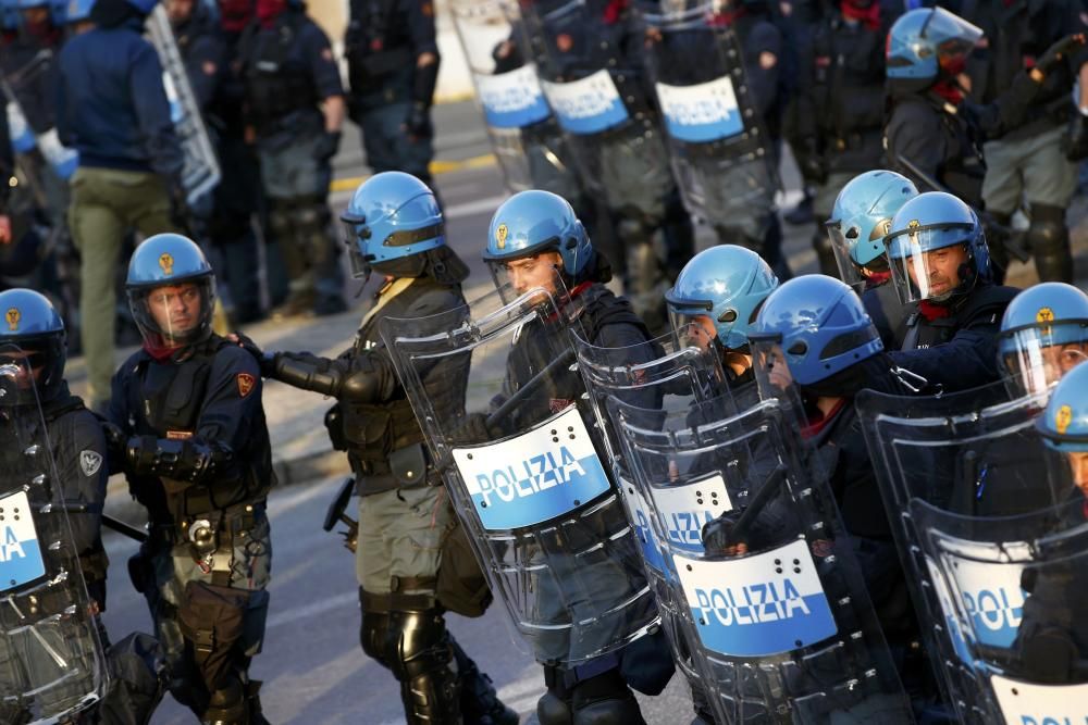 Manifestaciones a favor y en contra de la UE en Roma