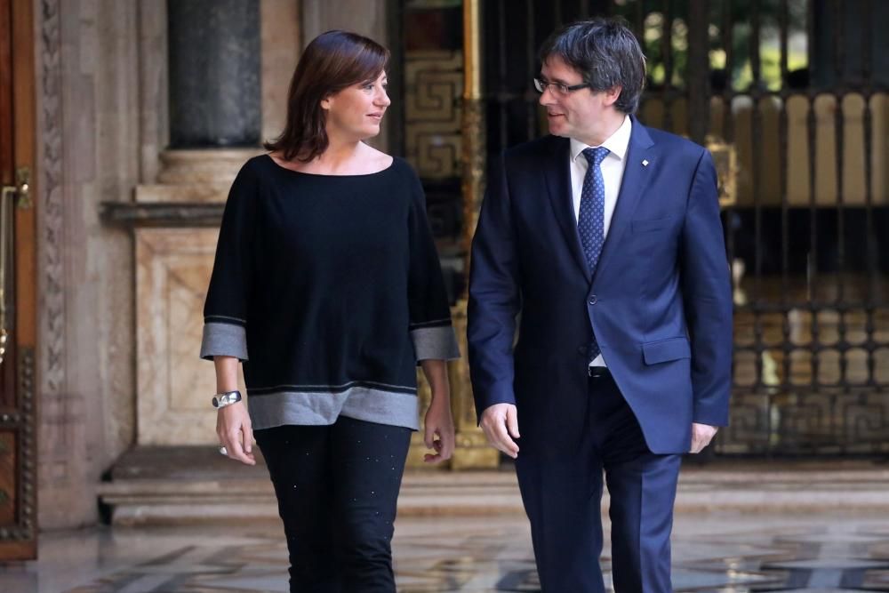 Francina Armengol se reúne con Carles Puigdemont en el Palau de la Generalitat