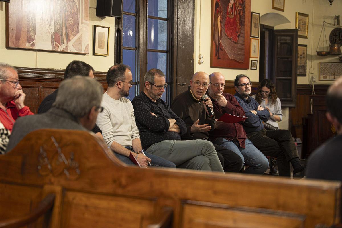 Imagen del debate organizado por la Associació Antic Gremi Revenedors 1447 sobre comercio emblemático