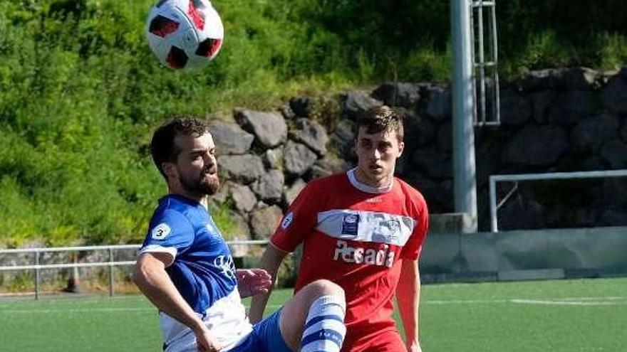 Álvaro Pozo, en primer término, ante Fassani, del Marino.