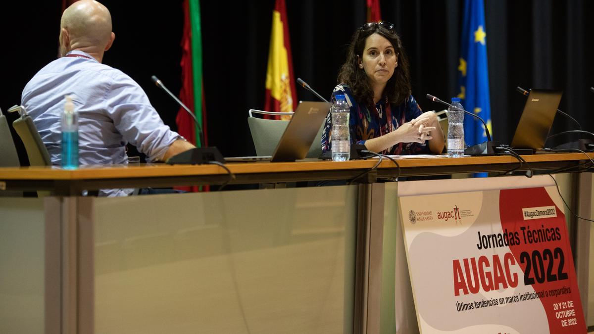 ASISTENTES A LAS JORNADAS SOBRE MARCA INSTITUCIONAL A PROFESIONALES DE LA COMUNICACION DE LAS UNIVERSIDADES Y CENTROS DE INVESTIGACION DE ESPAÑA Y PORTUGAL