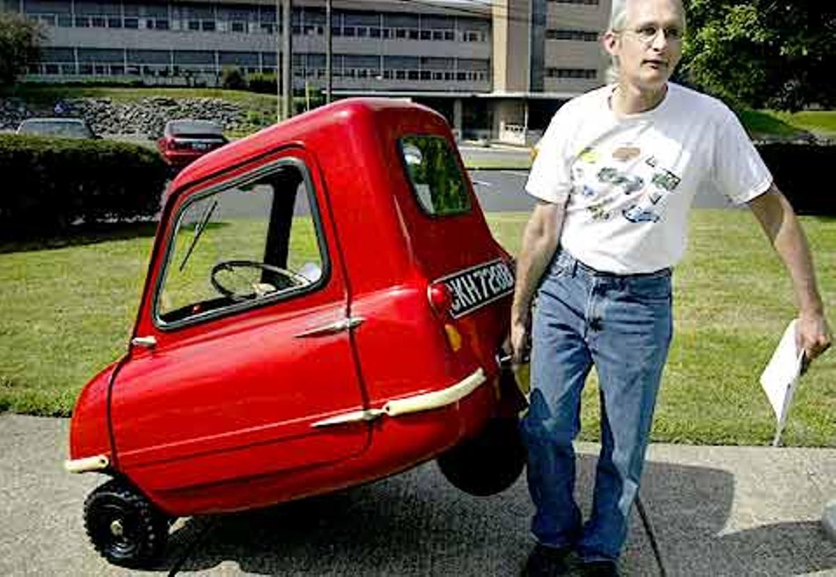 Dünyanın en küçük arabası Peel P50'nin geri vitesi