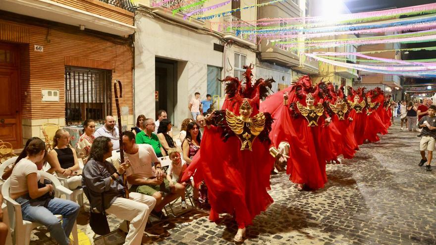 Les Danses de Guadassuar, el patrimoni conreat en el carrer