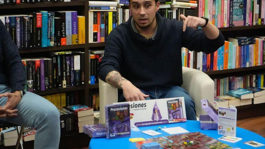 Nacho Domínguez en una presentación de su juego.