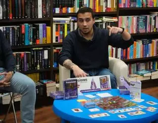 Un zamorano crea el juego "Procesiones" de la Semana Santa de Zamora