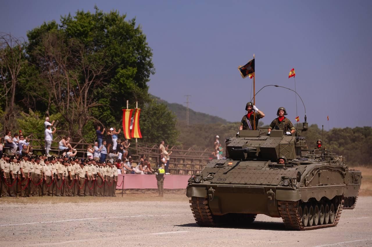 La BRI X celebra su 40º aniversario con una parada militar