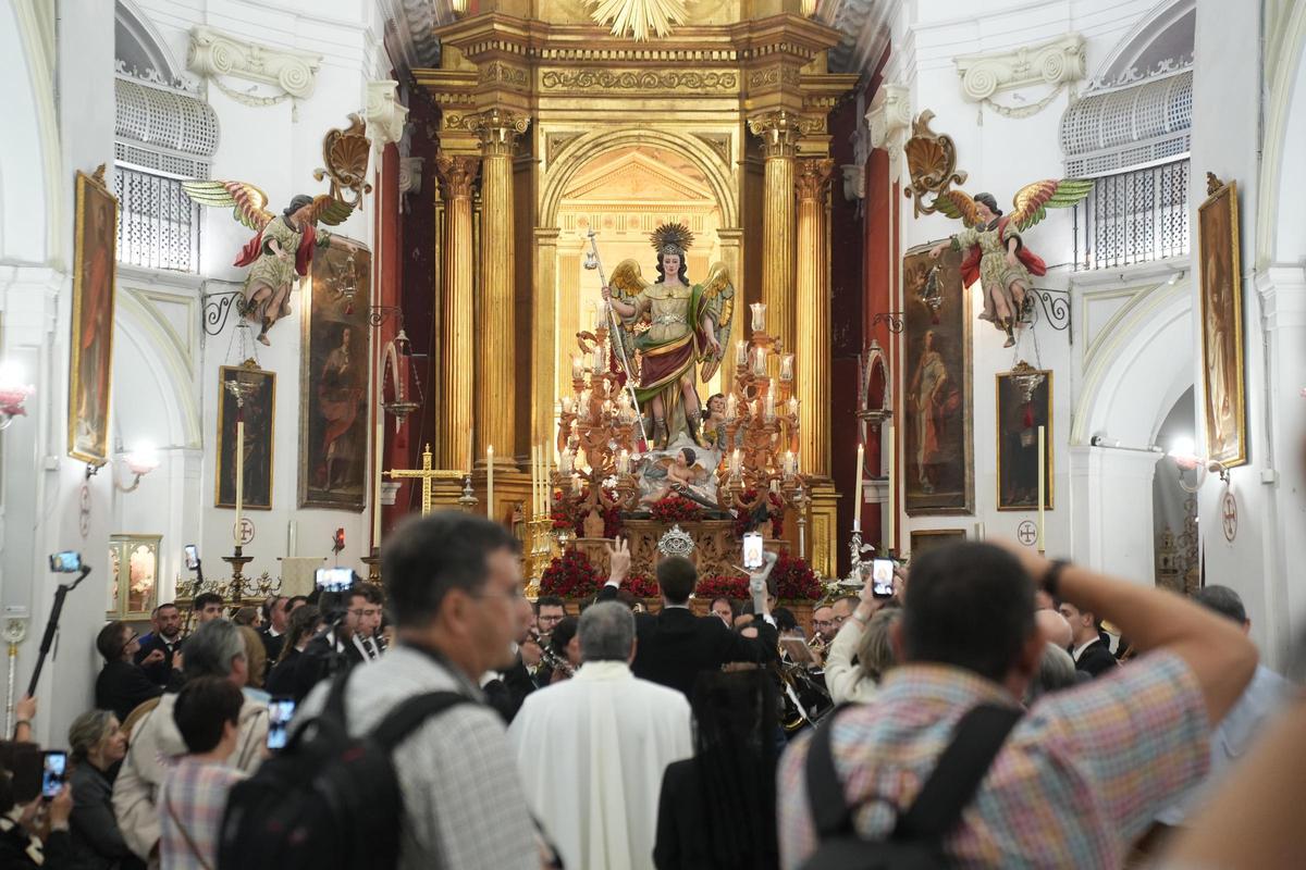 La lluvia impide la procesión de San Rafael La lluvia impide la procesión de San Rafael