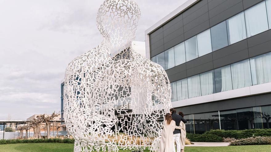 Sinovi Isaka Andica se spominjajo očeta ob prvi obletnici njegove smrti