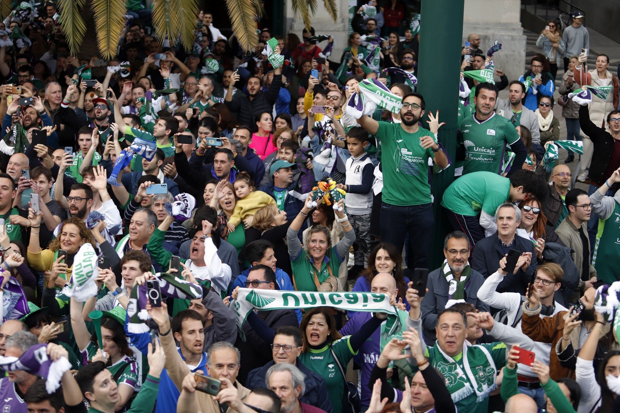 La fiesta del Unicaja, campeón de la Copa del Rey, por las calles de Málaga