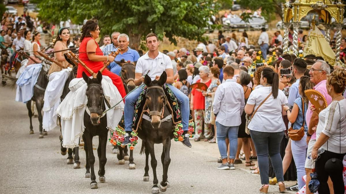 El Ayuntamiento de Pedroche suspende la Fiesta de los Piostros