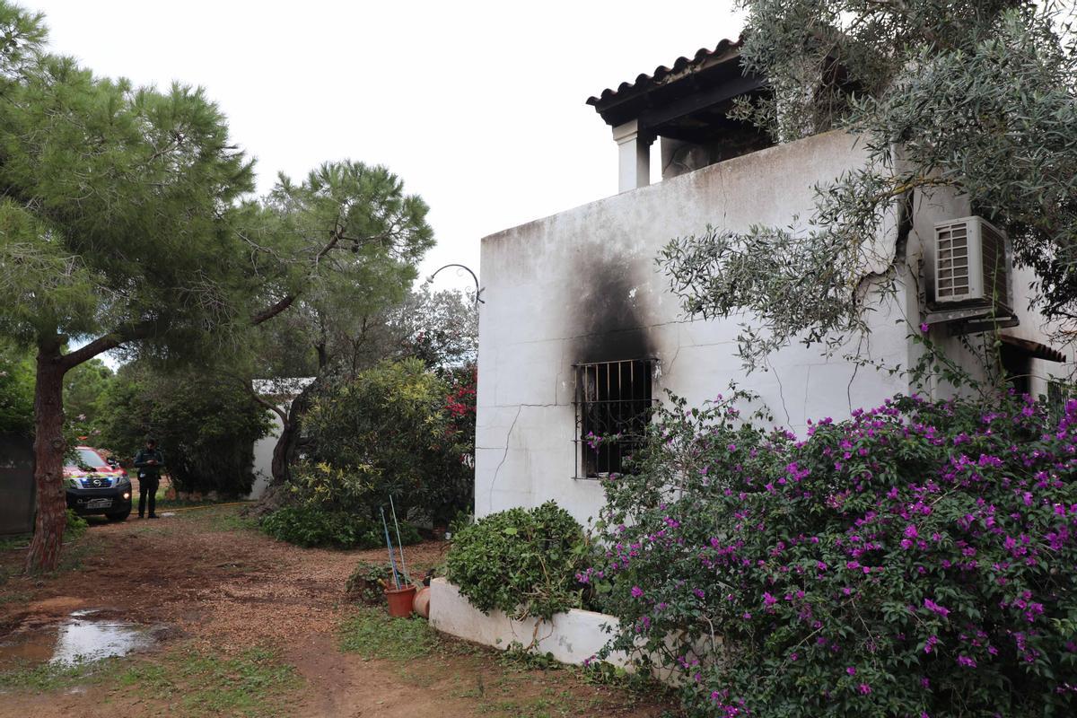 Las imágenes del incendio en Formentera en el que ha muerto un hombre de 39 años