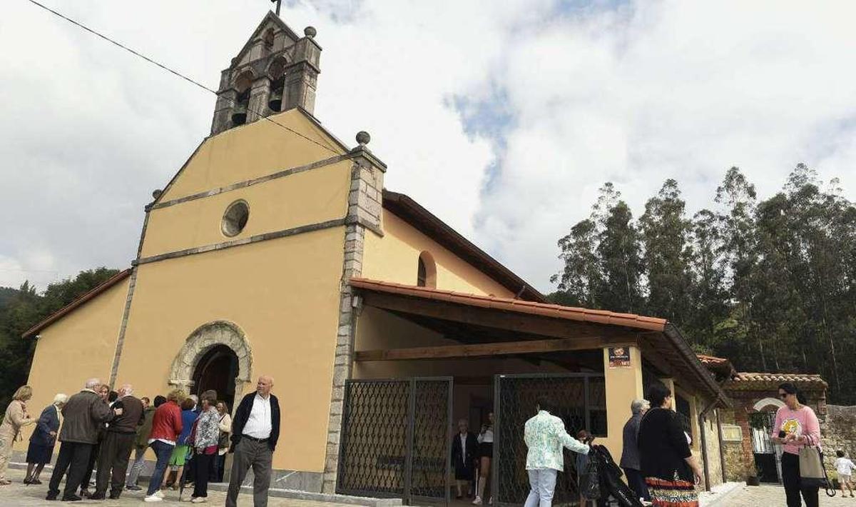 Ferreros reivindica su iglesia como prerrománica tras las obras de mejora