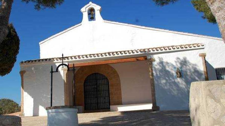 El calendario Tzolin está pintado en un lateral del atrio de la ermita de Santa Llúcia.