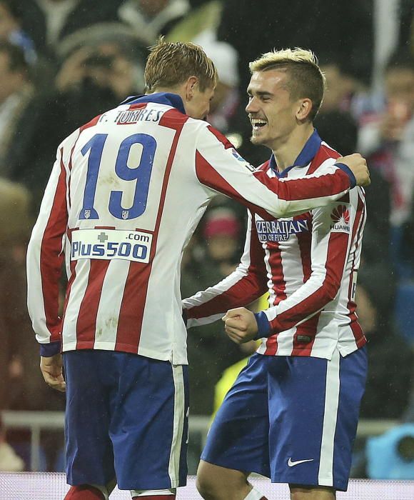 Sin embargo, Torres nunca ha sido titular fijo para Simeone, su antiguo compañero en el equipo rojiblanco. En la imagen, con Griezmann. El delantero francés siempre ha preferido a su compatriota Kevin Gameiro para acompañarle.