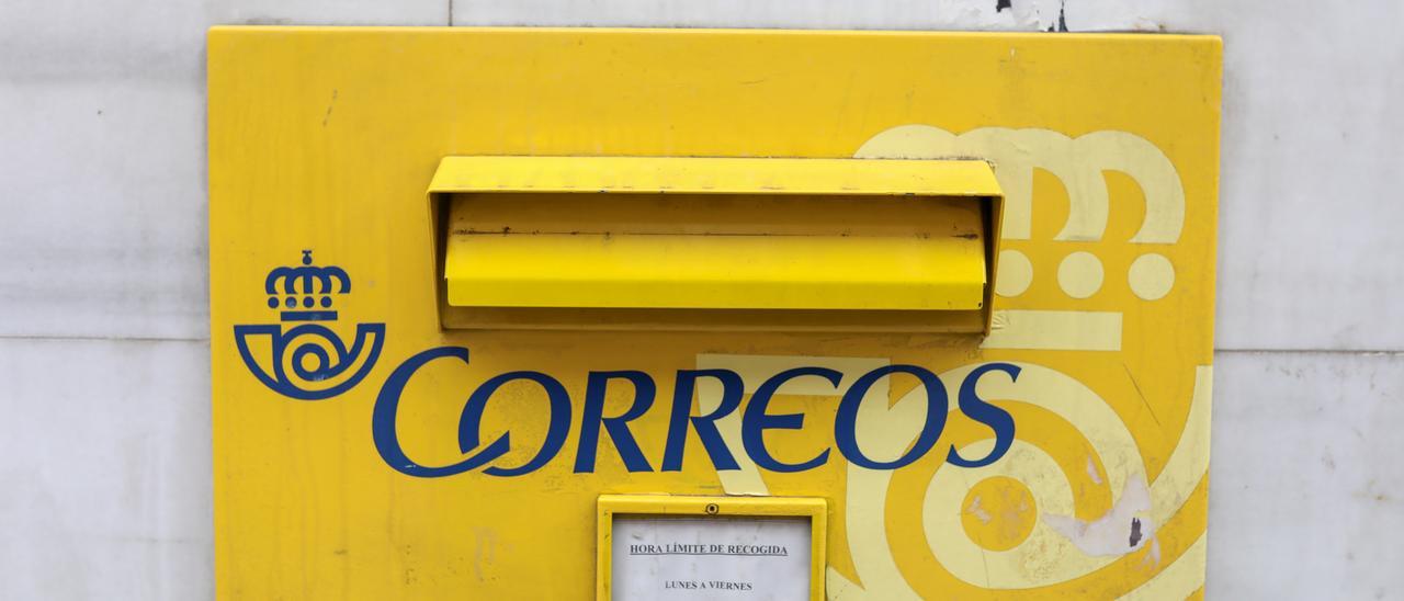 Imagen de un buzón de Correos.