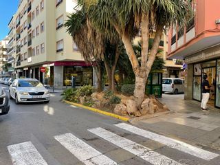 Muere un hombre apuñalado en una calle de Ibiza