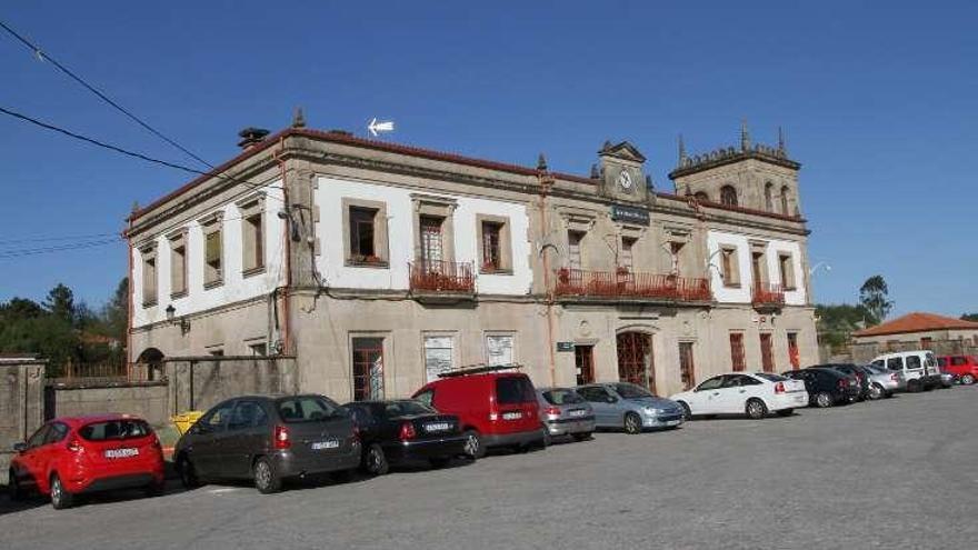 Estación de tren de O Carballiño.  // J. Regal