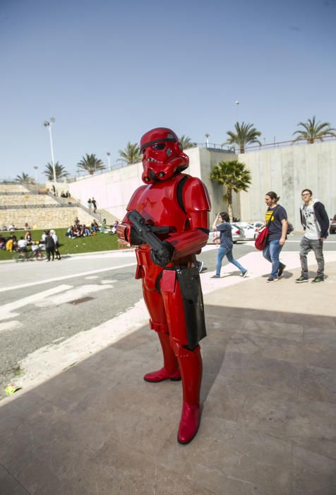 El VIII Salón del Manga de Alicante abarrota IFA