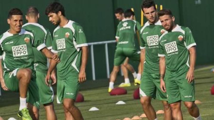 Álvaro tendrá ficha del primer equipo y el Elche dispone sólo de 20 jugadores