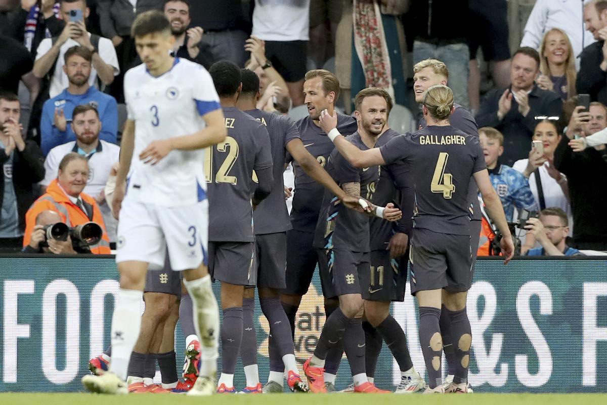 Los jugadores ingleses celebran el gol de Kane