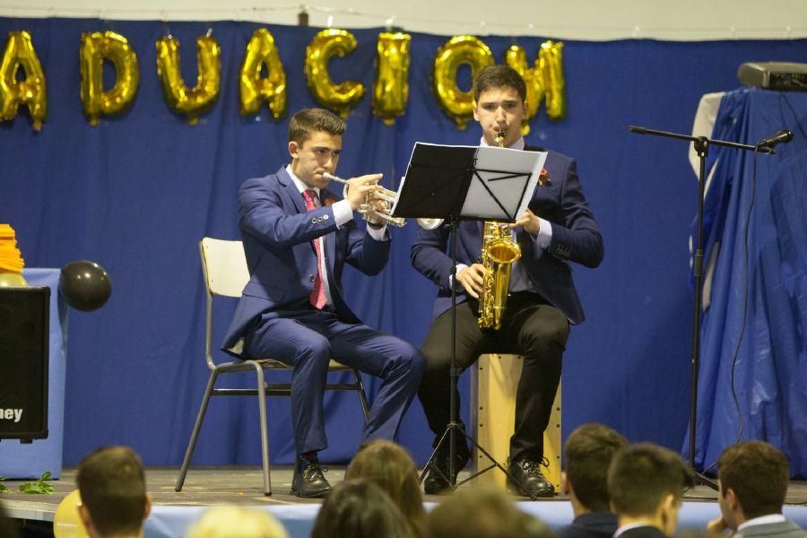 Graduación de alumnos en Poeta Claudio Rodríguez