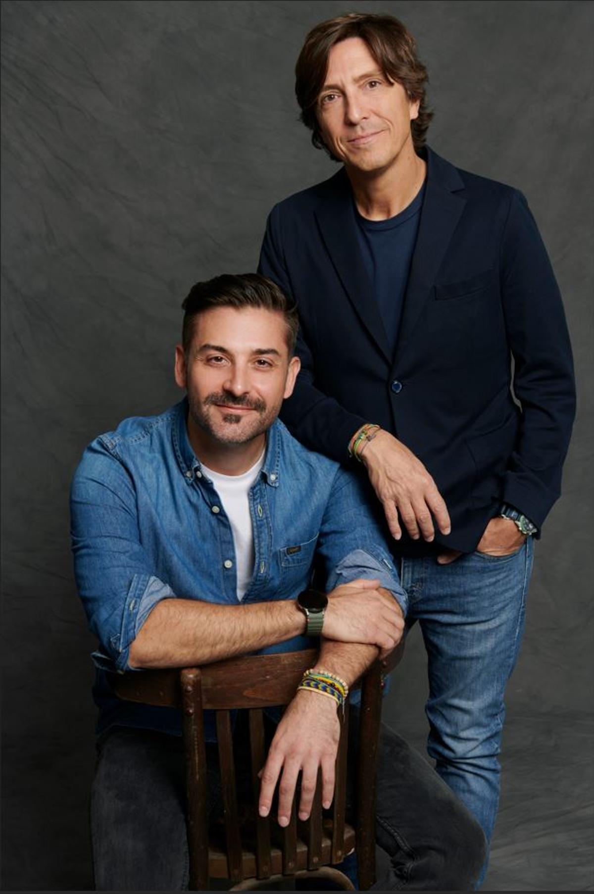 Charlie Arnaiz, a la derecha, con Alberto Ortega, codirectores del documental