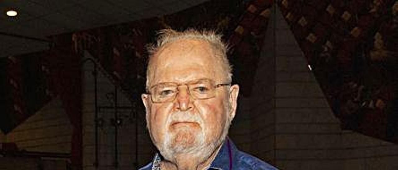 Larry Niven, ayer, antes de iniciar su charla.