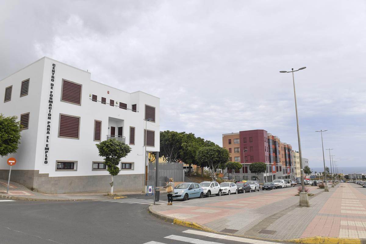 La fachada renovada del centro de formación, ubicado en la Rambla de Pedro Lezcano Montalvo.