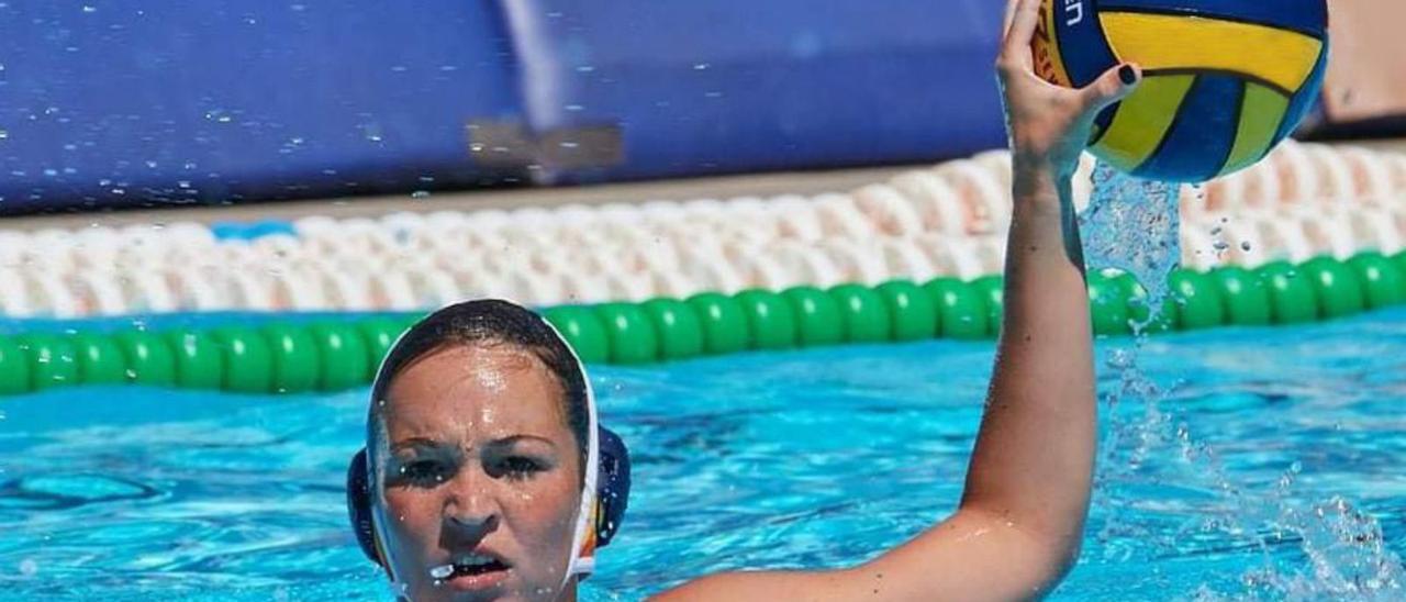 Clara Ríos fue una de las jugadoras destacadas del Echeyde. | | ARSENIO WATERPOLO