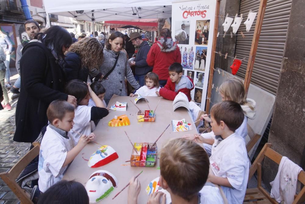 Milers de persones omplen el Barri Vell de Girona per Tots Sants - Fires de Girona 2018