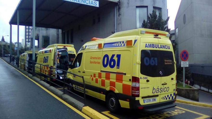 Ambulancias ante Urgencias de Montecelo.