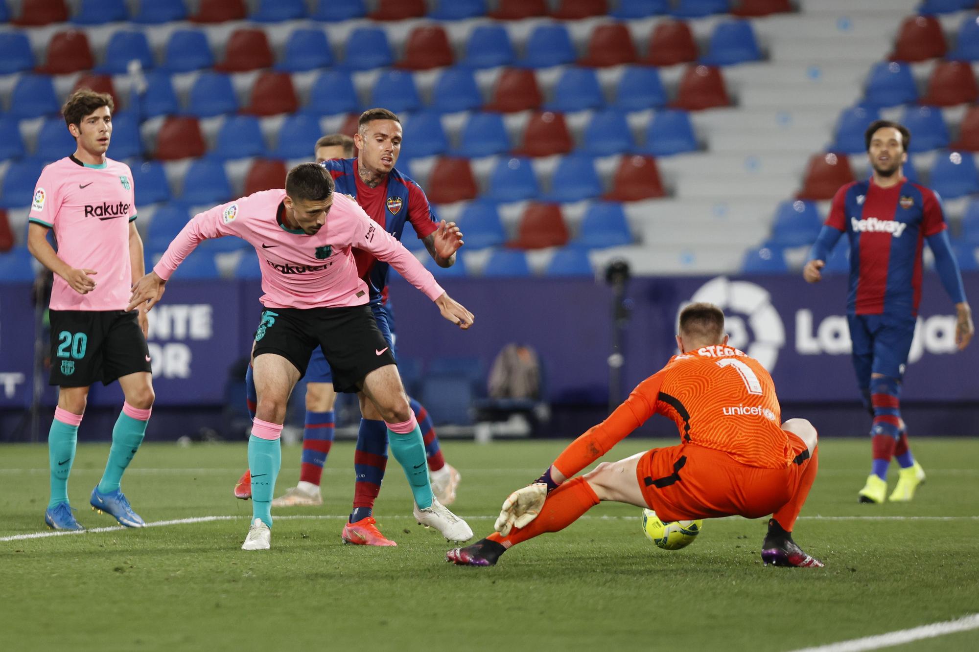 Las imágenes del empate entre el Levante y Barcelona en el Ciutat de València