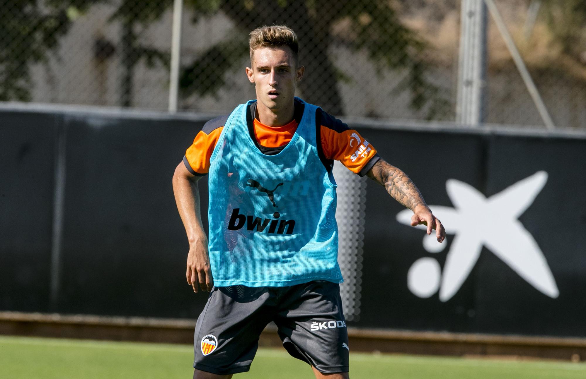 Álex Blanco deja el Valencia para jugar en el Como 1907