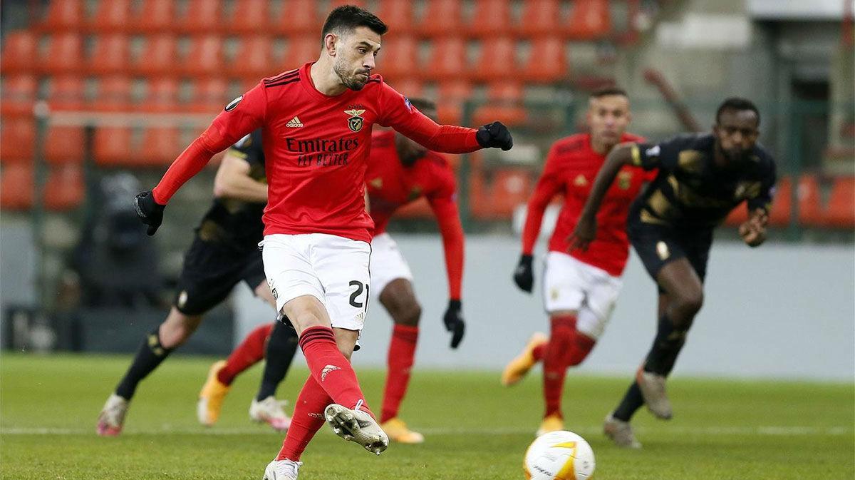 Pizzi Fernandes marcó de penalti ante el Standard de Lieja