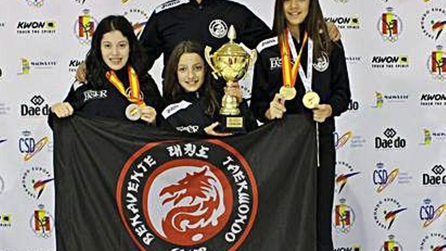 El equipo infantil femenino, dirigido por Miguel Ángel Huerga, fue subcampeón de España.