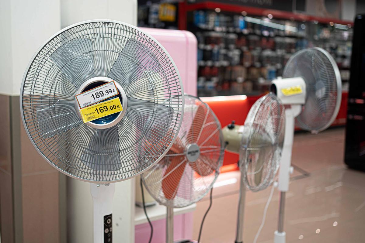 Se disparan en Ibiza las ventas de ventiladores y aires acondicionados