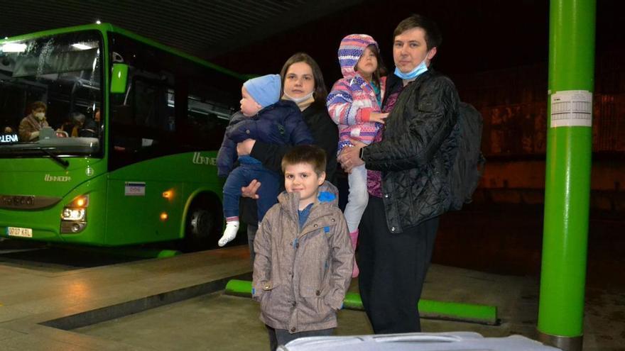 Siete días de viaje y una odisea: una familia huye de Kiev a Oviedo atemorizada por las bombas