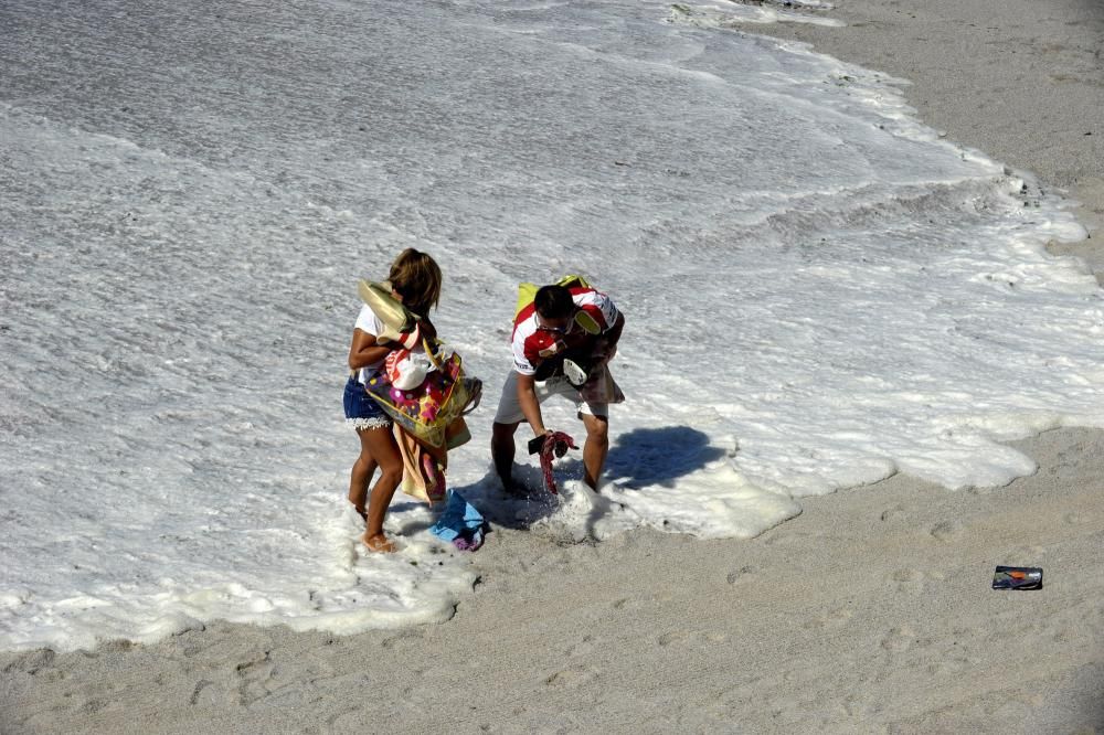 Desalojo de las playas de Riazor y Orzán