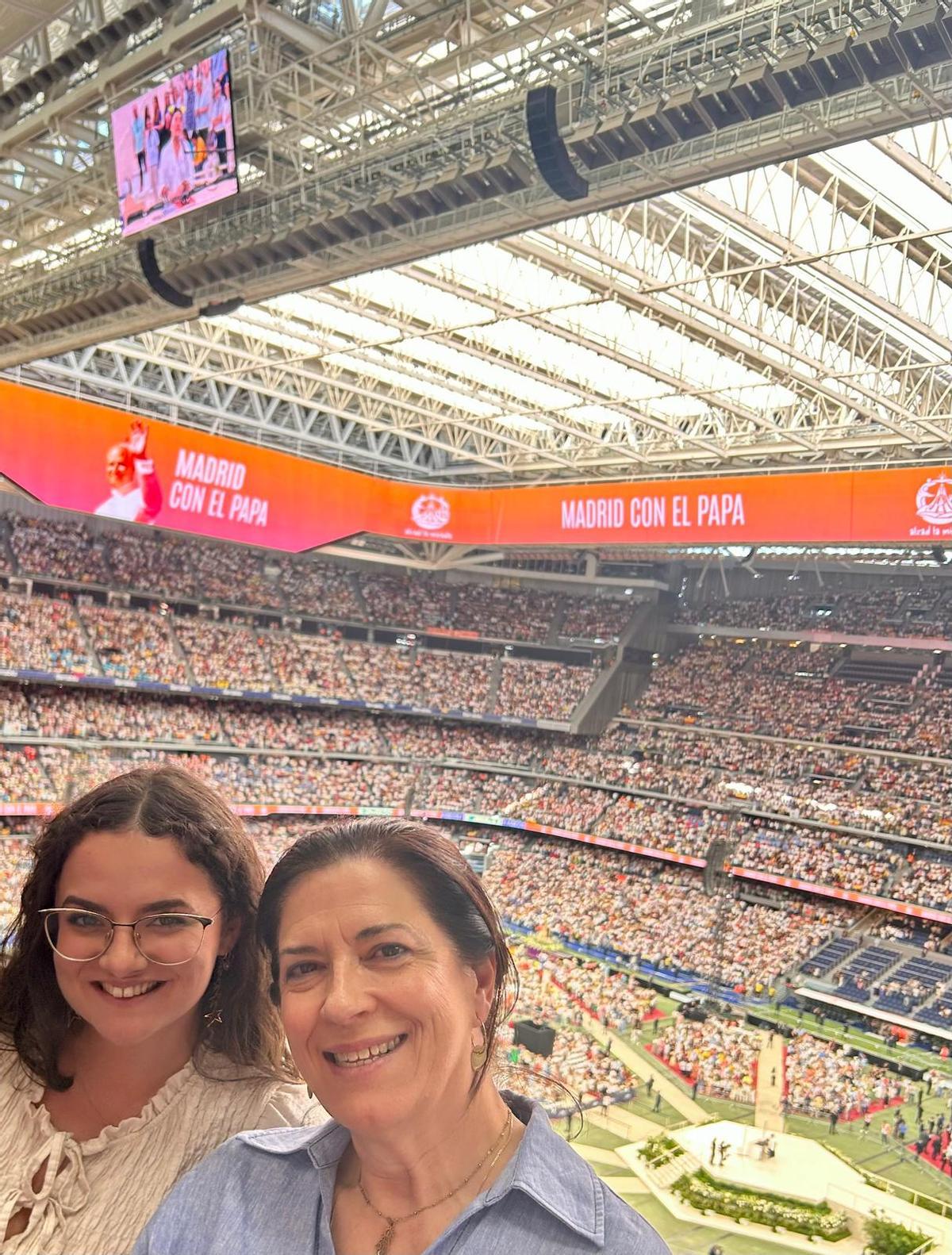 Por la izquierda, Raquel Calonge y Pilar Zaparaín