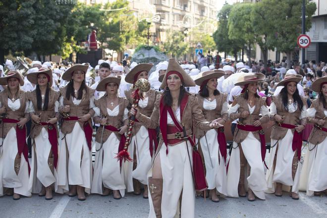Todas las fotos de la edición 2025 de la Capitanía Cristiana en la entrada de Ontinyent