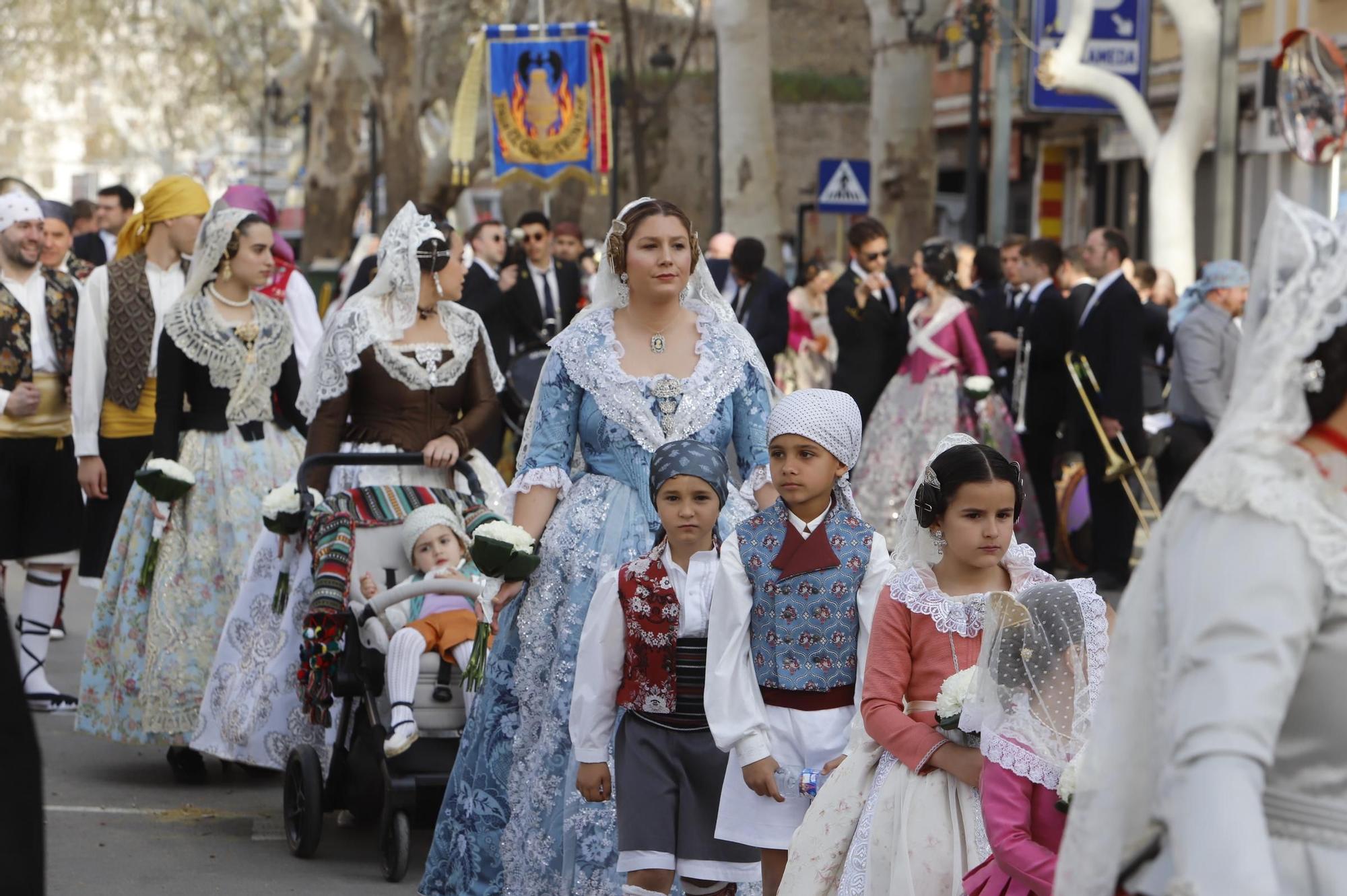 Multitudinaria Ofrenda fallera en Xàtiva