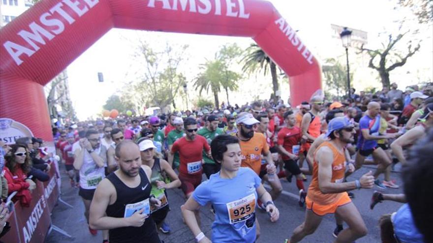 Un millar de atletas correrán la media maratón cacereña